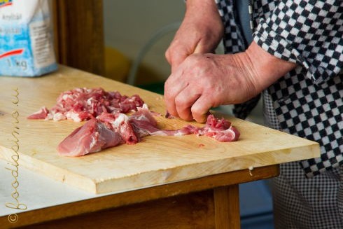 Poriadne očistené mäso je základom kvalitnej klobásy