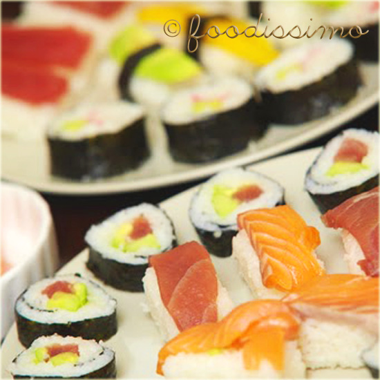 Vlastnoručne vyrobené sushi z produkcie foodissimo & friends
