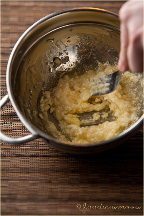 Maslo s medom tvoria základ celej zmesi